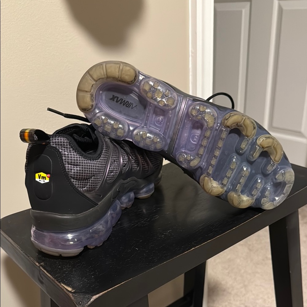 Nike Vapormax Plus Sneakers - Picture 7 of 7